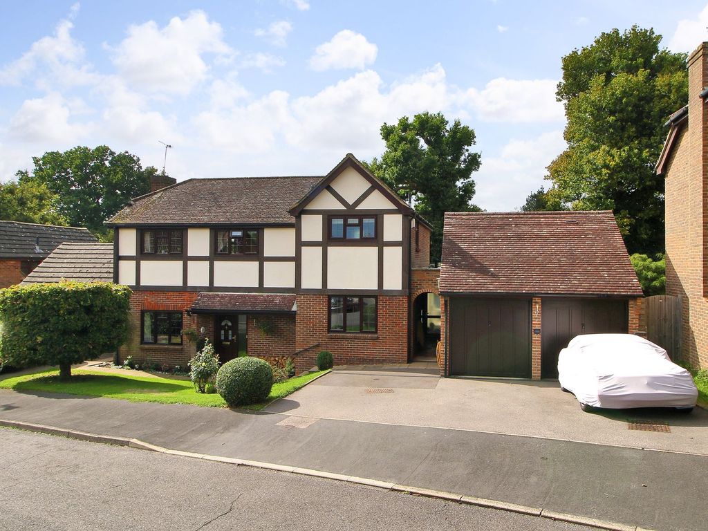 5 bed detached house for sale in Britts Farm Road, Buxted TN22 Zoopla