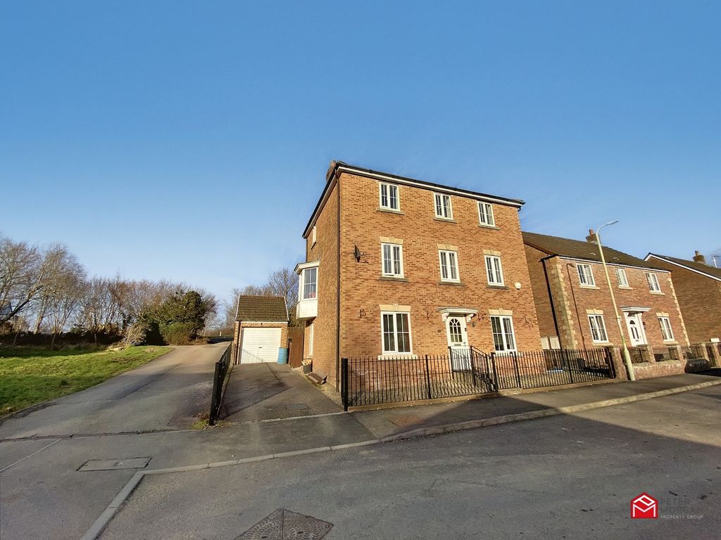 5 bed detached house for sale in Leyshon Way, Bryncethin, Bridgend