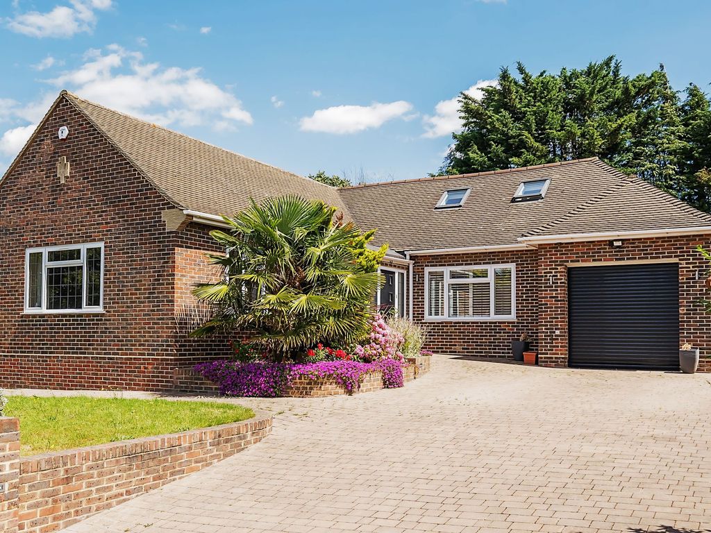 3 bed detached bungalow for sale in The Yews, Gravesend DA12, £700,000