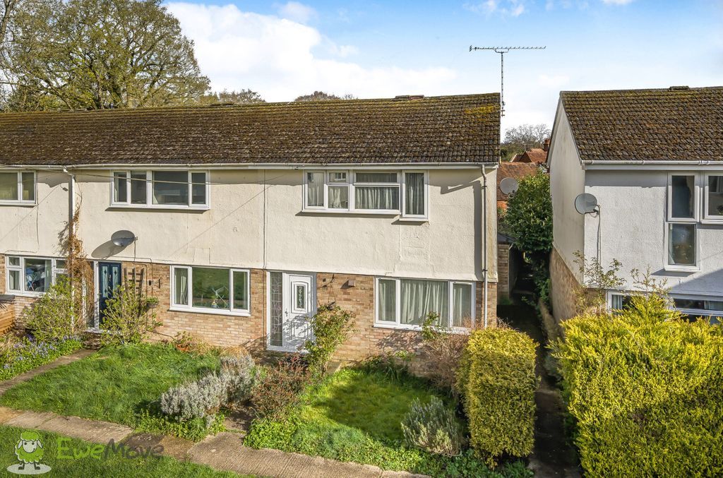 3 bed terraced house for sale in Mortimer Close, Hartley Wintney, Hook