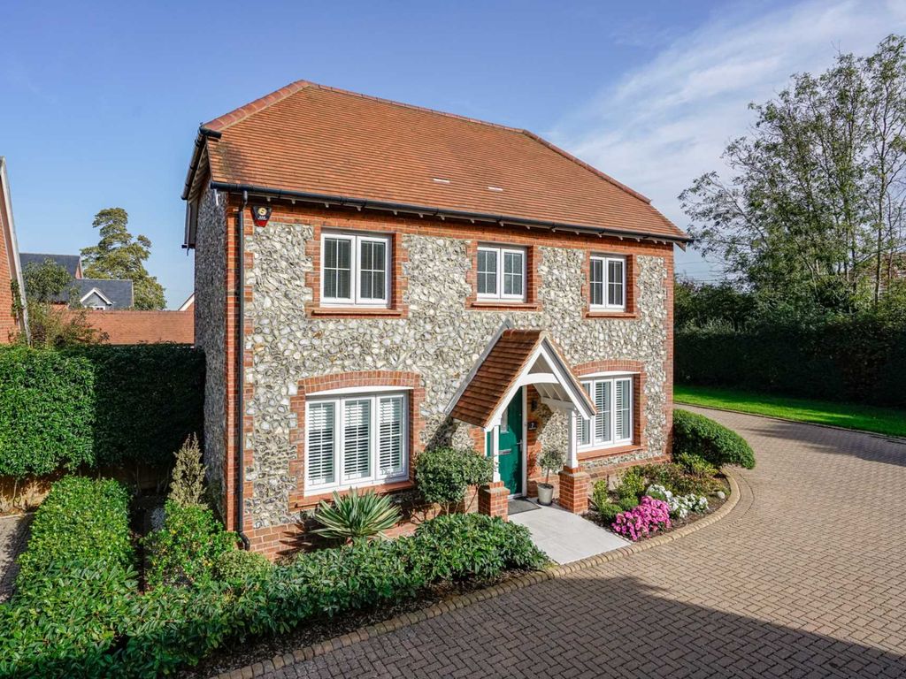 4 bed detached house to rent in Oakhill Close, Leverstock Green, Unfurnished, Available Late