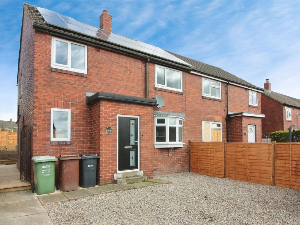 3 bed semidetached house for sale in Cotswold Drive, Rothwell, Leeds