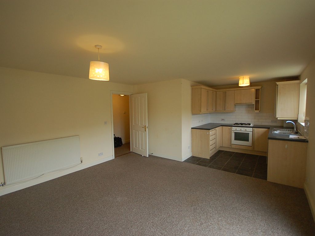 2 bed flat to rent in Pankhurst Close, Guide, Blackburn BB1, £675 pcm
