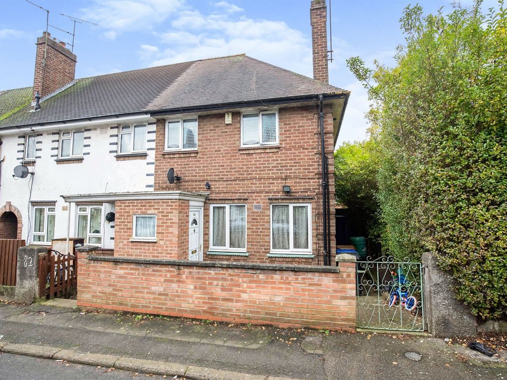 2 bed end terrace house for sale in Danefield Road, Abington