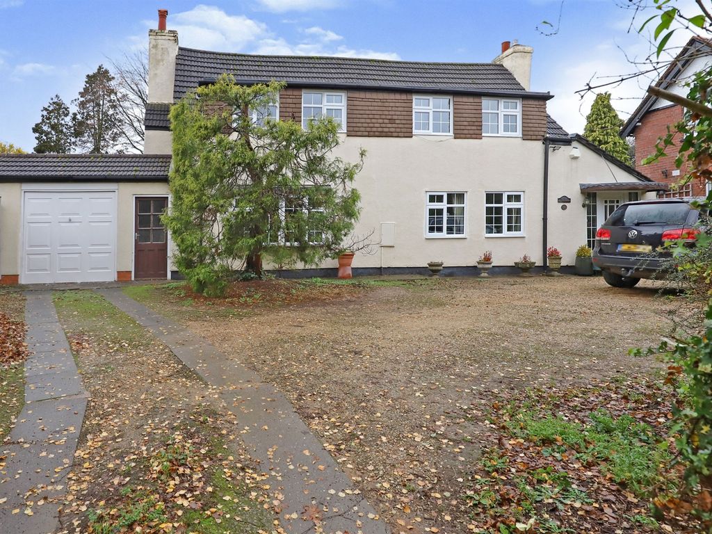 4 bed semidetached house for sale in Wolverhampton Road, Kidderminster