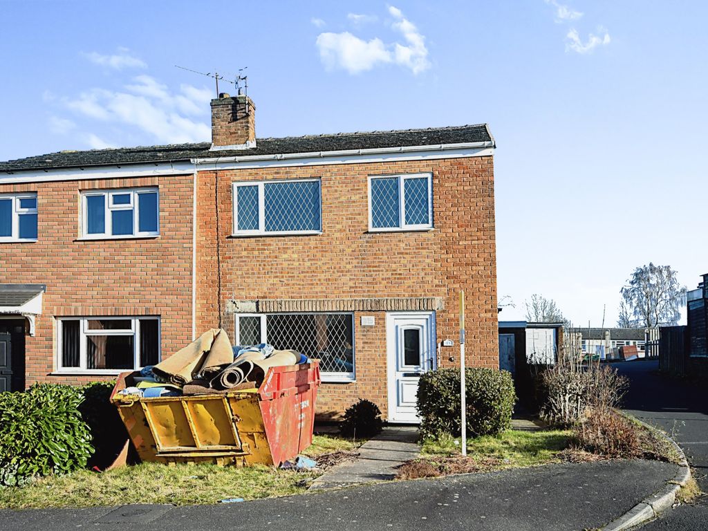 3 bed semidetached house for sale in Paisley Close, Staveley