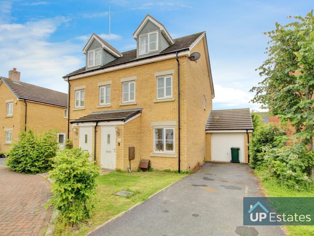 3 bed semidetached house for sale in David Wood Drive, Coventry CV2, £