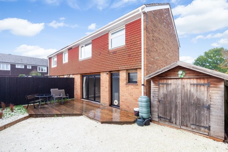 3 bed semidetached house to rent in Colne Drive, Berinsfield