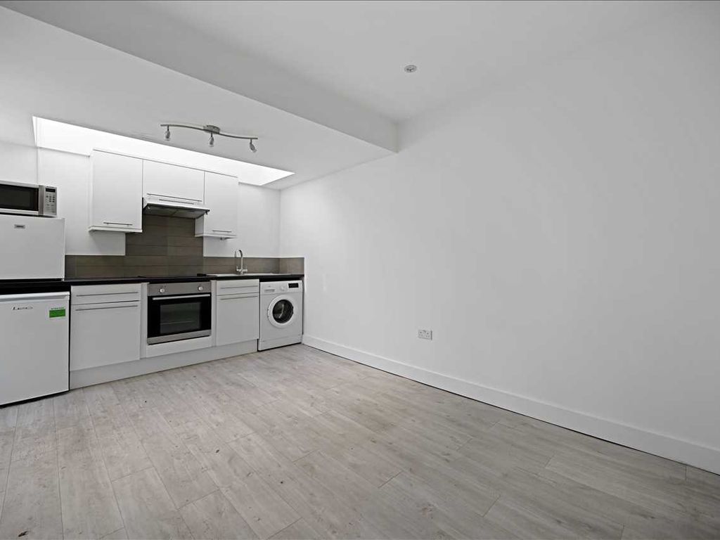 Studio to rent in Woodsyre, Sydenham Hill, London SE26, £975 pcm Zoopla