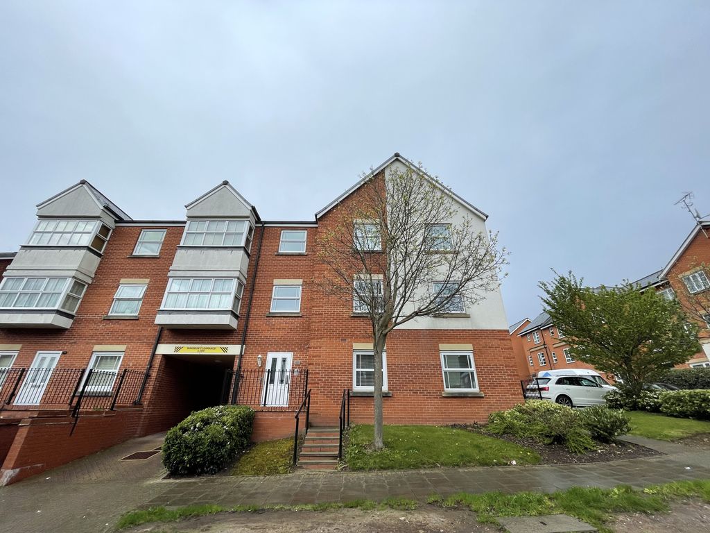 2 bed flat to rent in Northcroft Way, Erdington, Birmingham, West