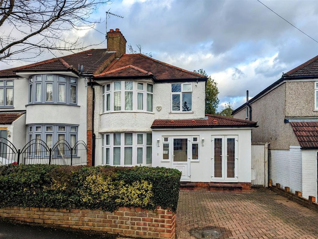 4 bed semidetached house for sale in Drummond Drive, Stanmore HA7, £
