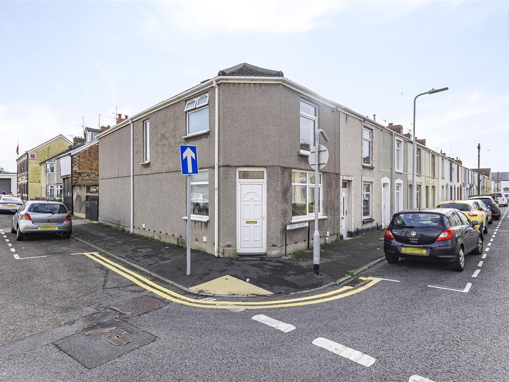 3 bed end terrace house for sale in Spring Terrace, Sandfields, Swansea