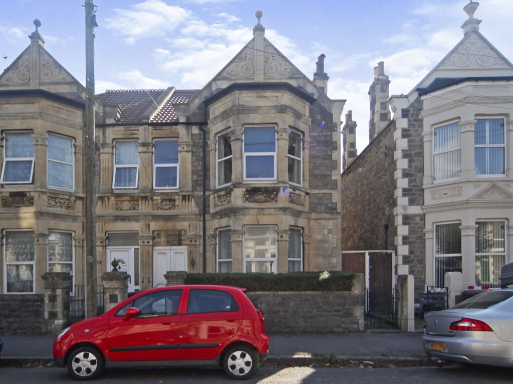 4 bed semidetached house for sale in Severn Road, WestonSuperMare