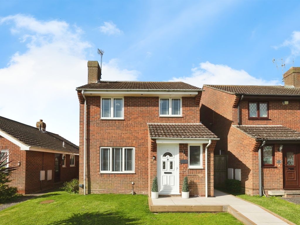 3 bed detached house for sale in Wordsworth Drive, Eastbourne BN23, £