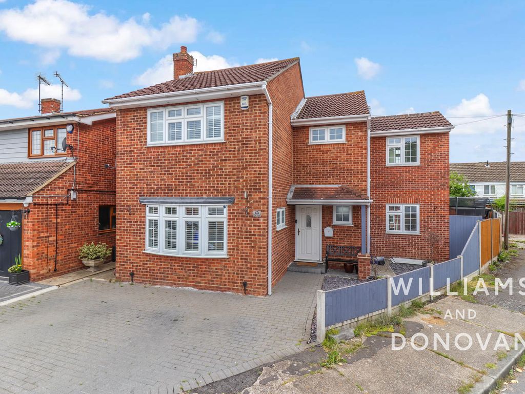 4 bed detached house for sale in Oak Walk, Benfleet SS7 Zoopla
