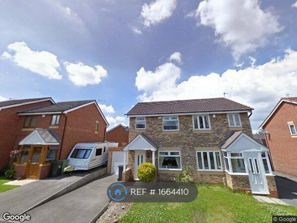 3 bed semidetached house to rent in Caleb Close, Tyldesley, Manchester