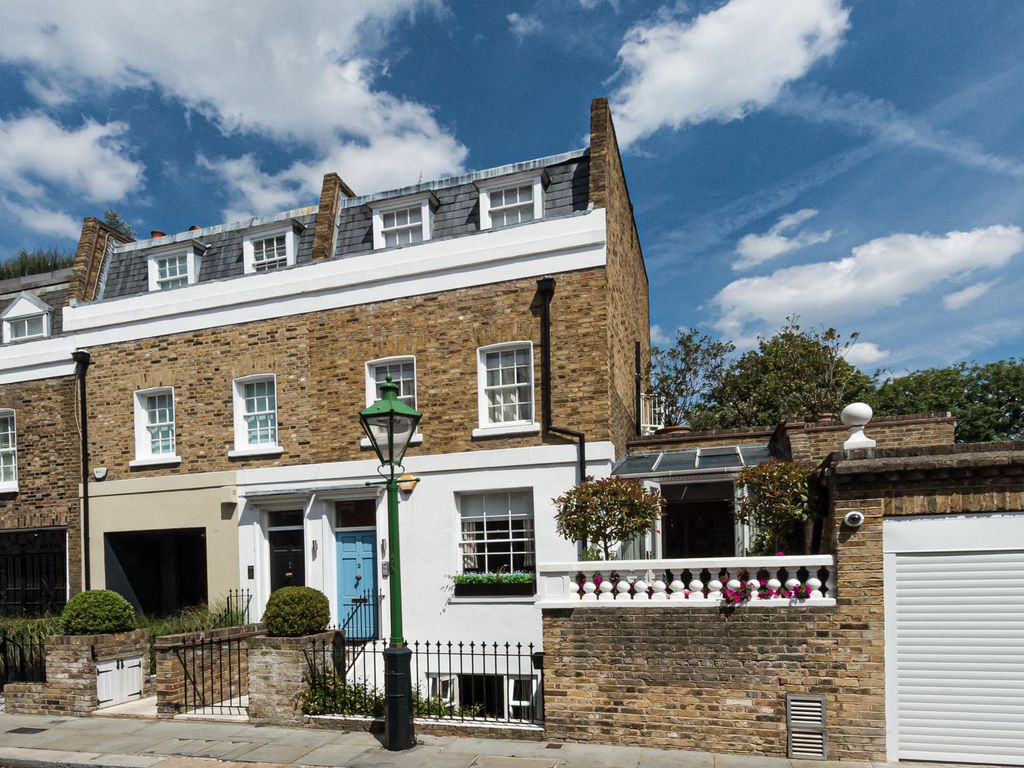 3 bed end terrace house for sale in Queensdale Place, London