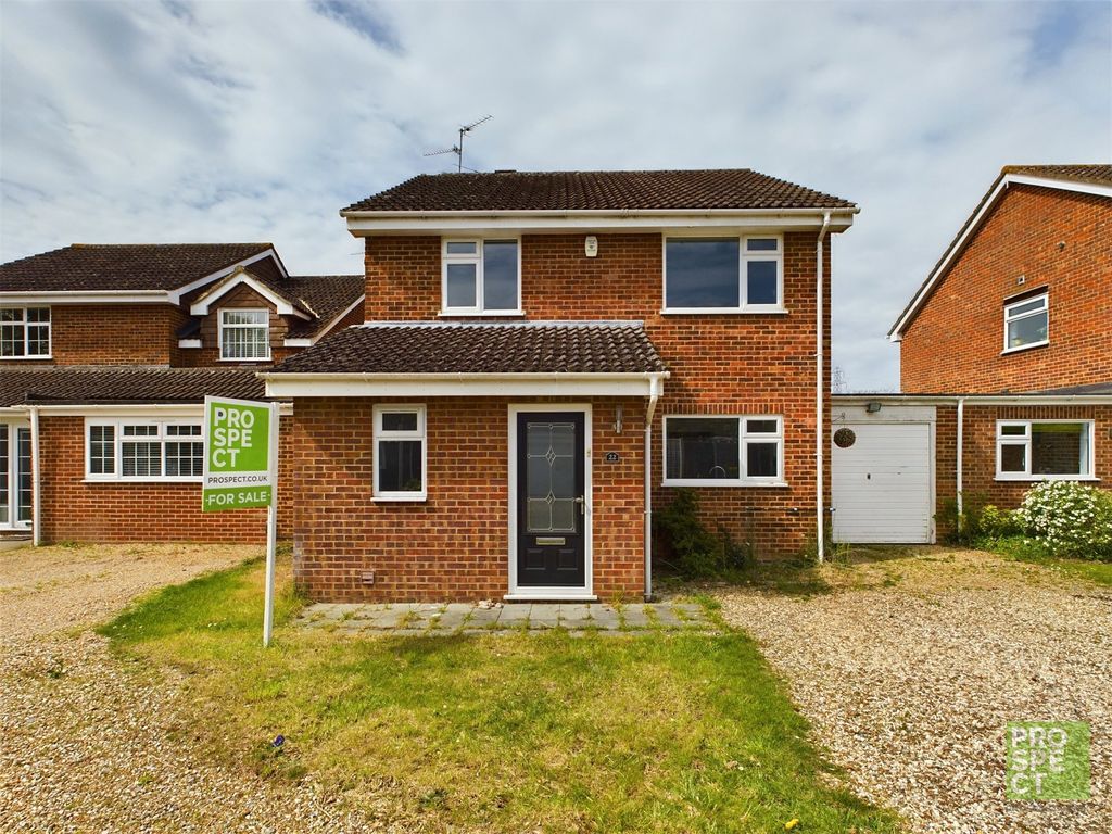 4 bed detached house for sale in Greenacres Avenue, Winnersh, Wokingham