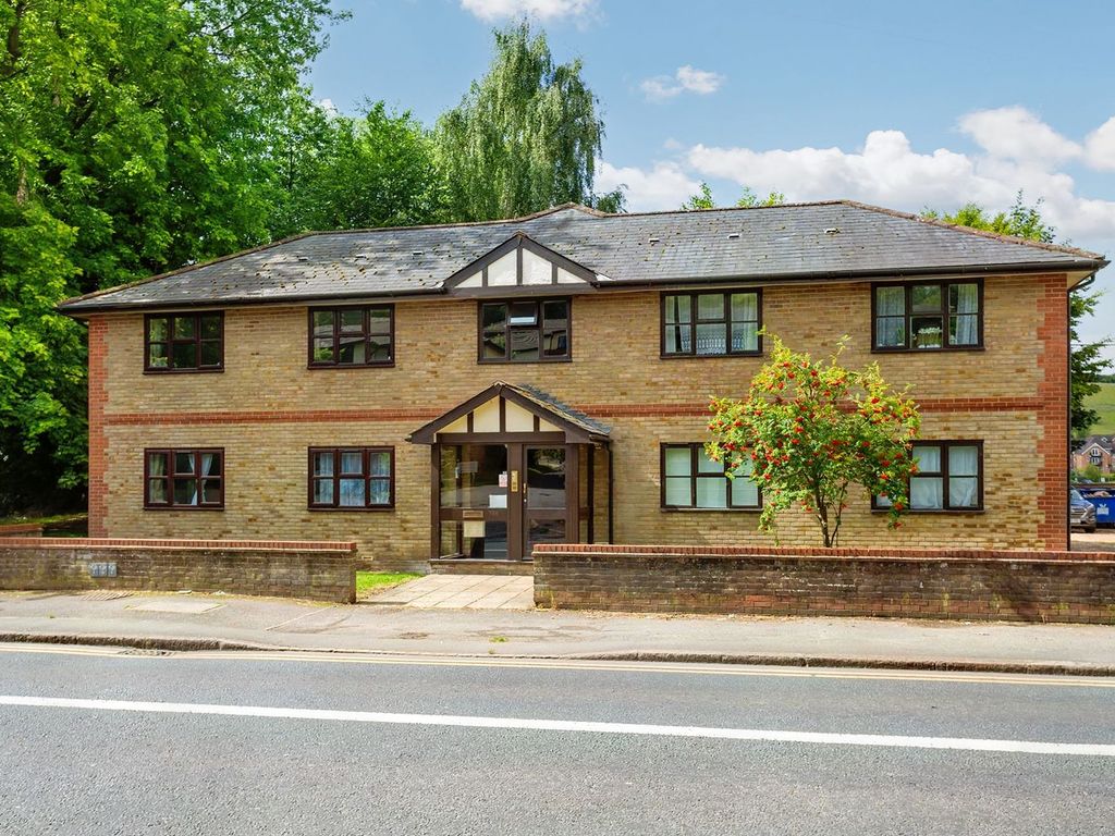 2 bed flat for sale in London Road, High HP11 Zoopla