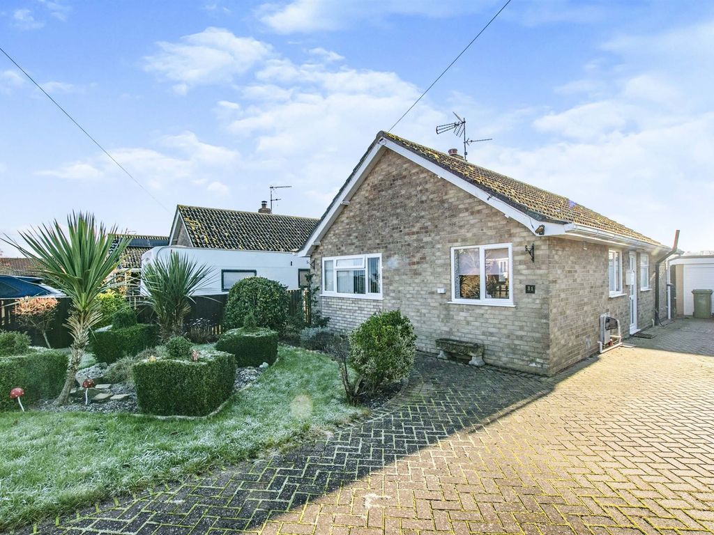 2 bed detached bungalow for sale in St. Nicholas Way, Potter Heigham