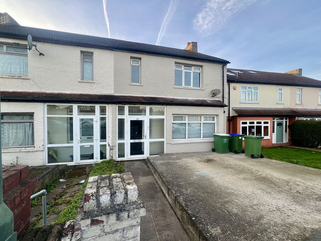 2 bed terraced house to rent in Wickham Street, Welling DA16, £1,700