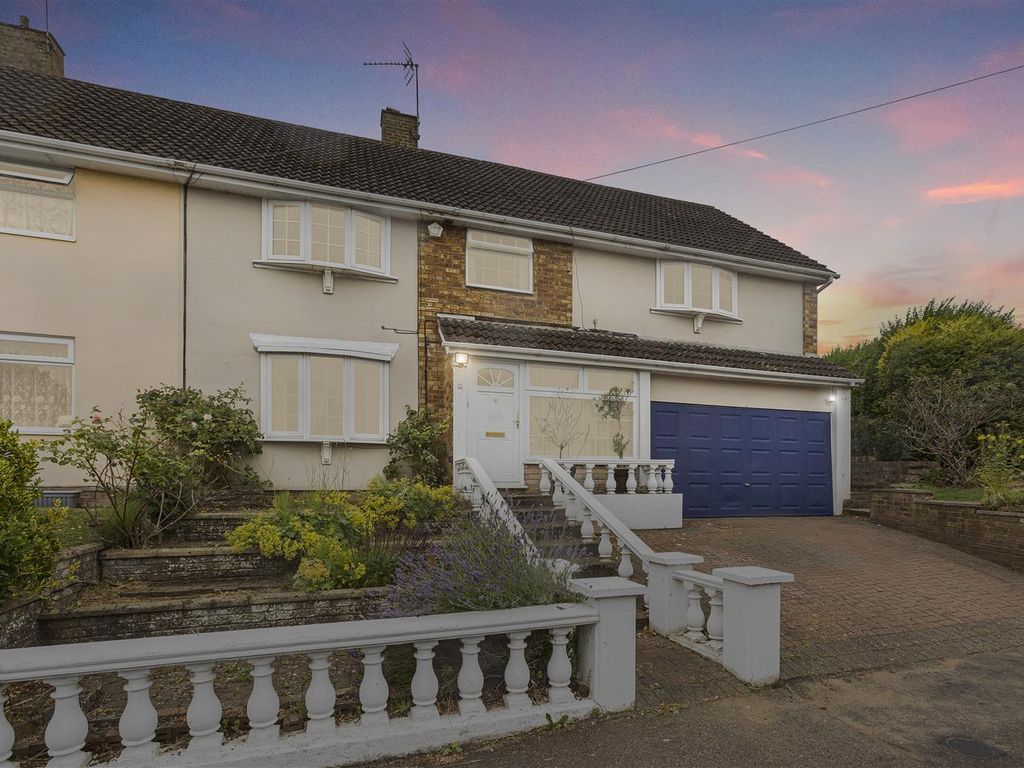 Spring Lane, Hemel Hempstead HP1  