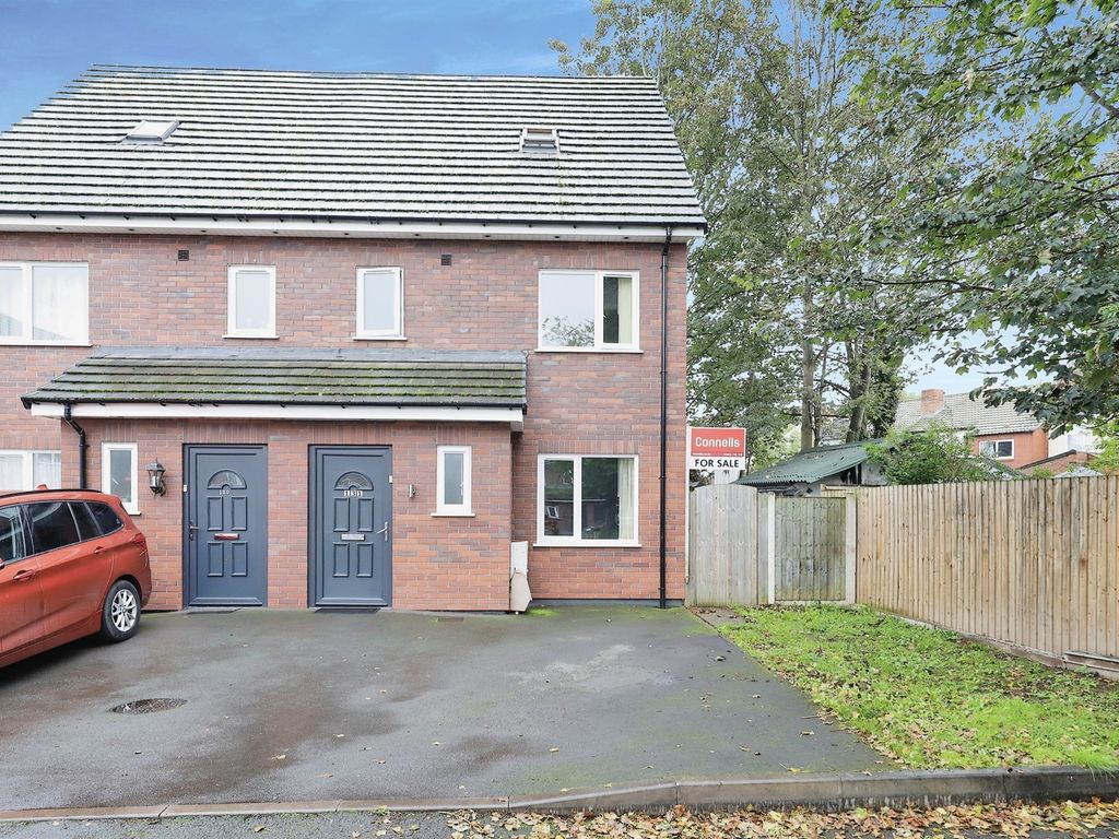 4 bed semidetached house for sale in Leicester Street, Whitmore Reans