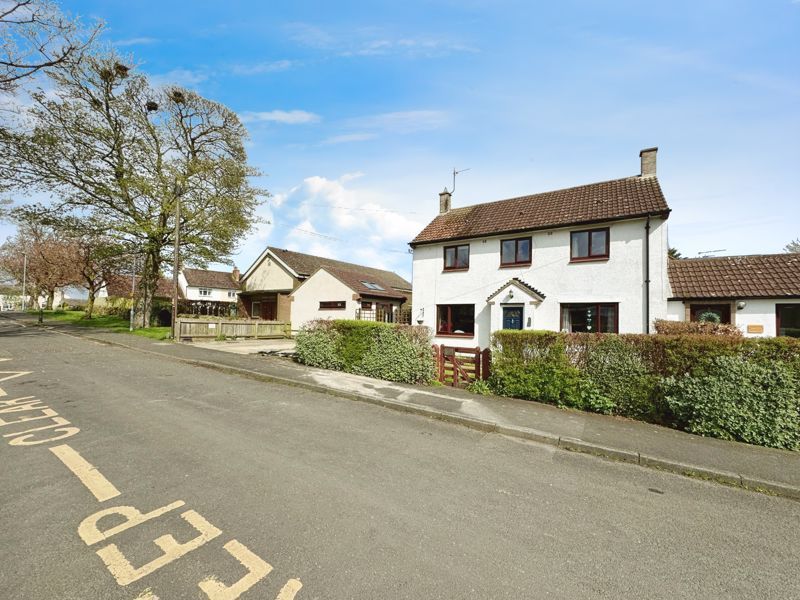 4 bed semidetached house for sale in Drummonds Close, Longhorsley