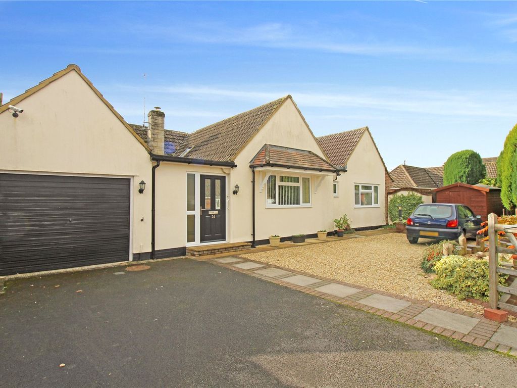 4 bed bungalow for sale in Longleaze, Royal Wootton Bassett, Swindon