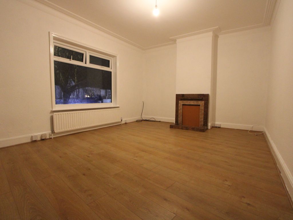 2 bed flat to rent in Burlington Road, New Malden KT3, £1,500 pcm Zoopla