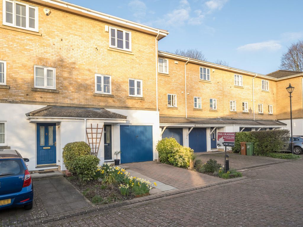 3 bed town house for sale in Scawen Close, Carshalton SM5, £575,000