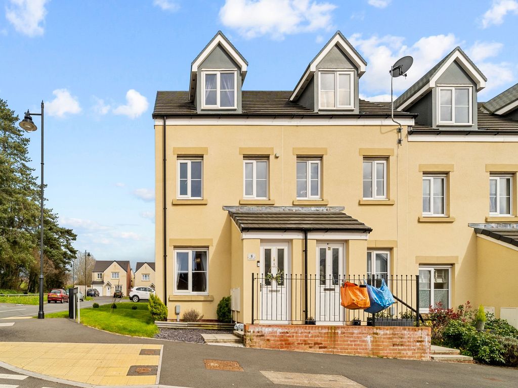 3 bed town house for sale in Fford Y Celyn, Bridgend CF35 Zoopla