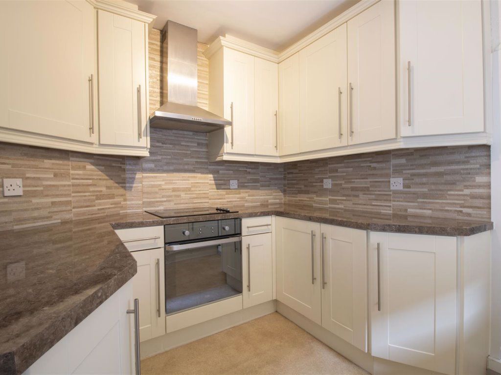 2 bed property to rent in 13 Duffryn Terrace, Elliots Town, New