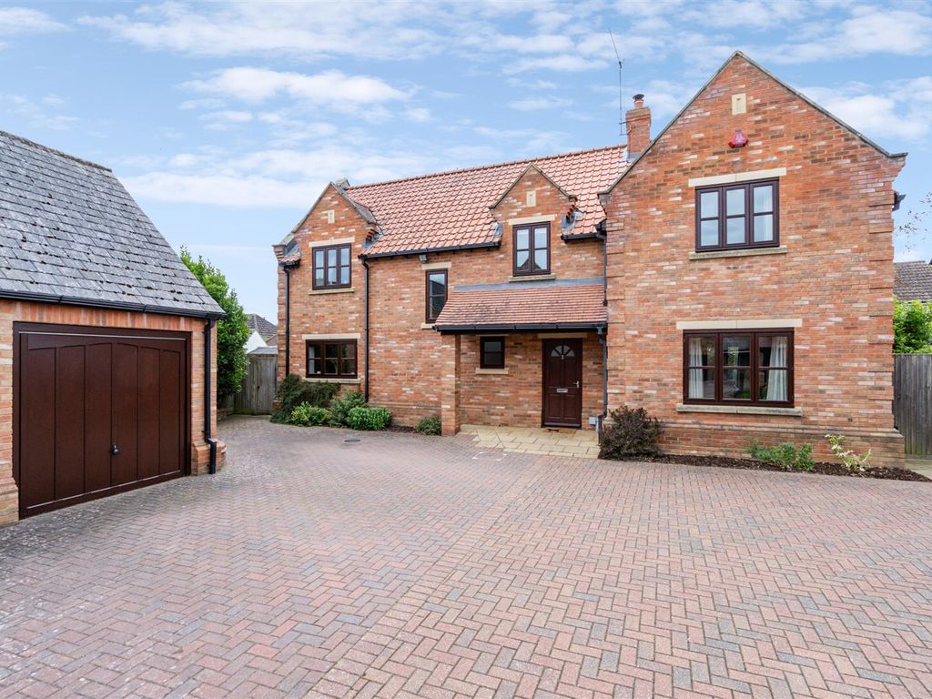 4 bed detached house for sale in Knights Close, Olney MK46 Zoopla