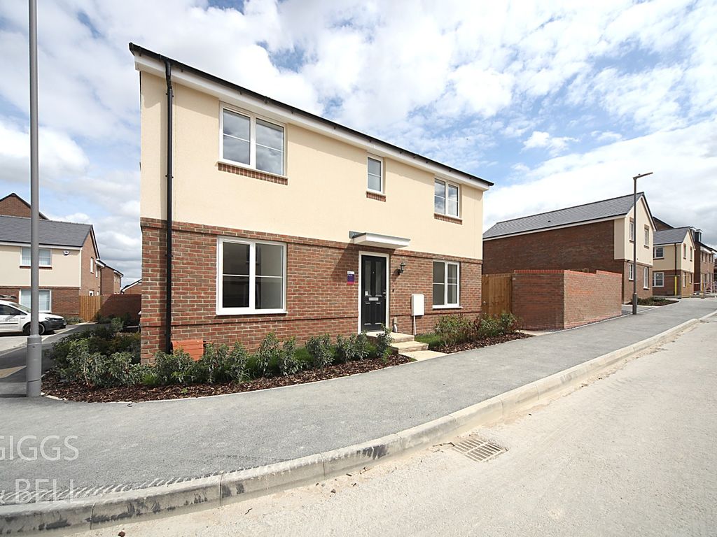 3 bed detached house for sale in Sark Drive, Bletchley, Milton Keynes