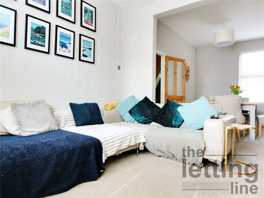 3 bed terraced house to rent in Putney Road, Enfield, Middlesex EN3
