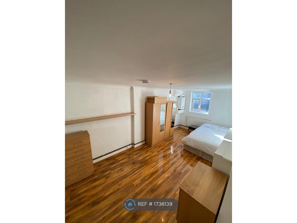 Room to rent in Kilburn High Road, London NW6 Zoopla