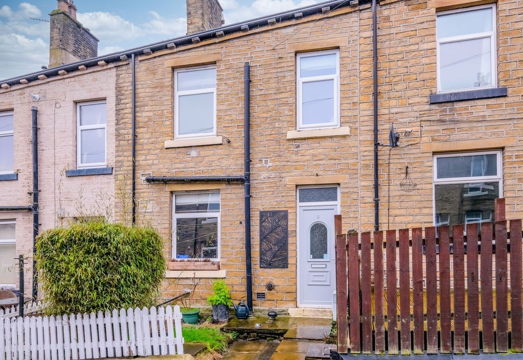 2 bed terraced house for sale in Union Street, Sowerby Bridge HX6 Zoopla