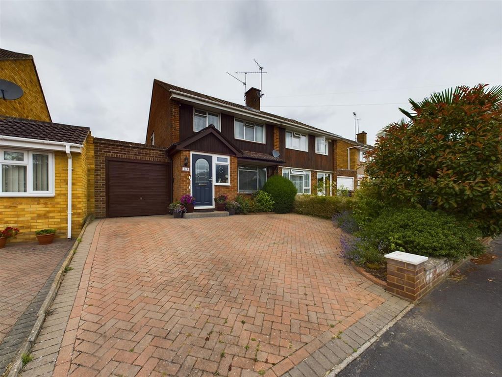 3 bed semidetached house for sale in St. Saviours Road, Reading RG1, £