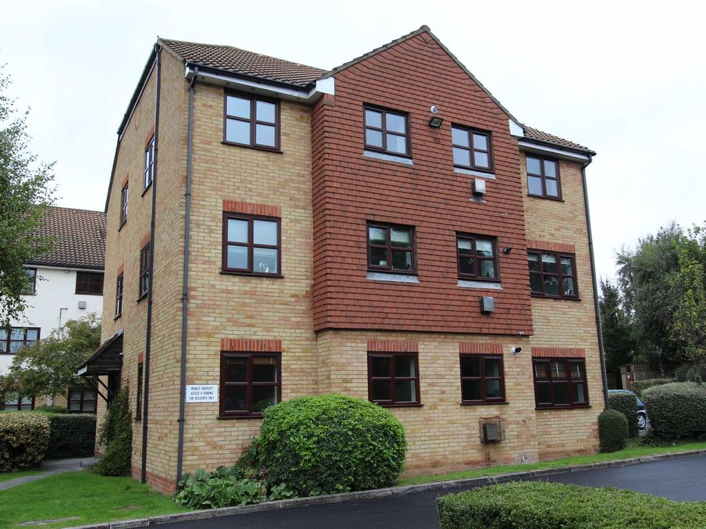 2 bed flat to rent in Lea Court, 79 The Ridgeway, Chingford E4 Zoopla