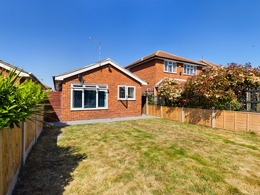 Tantelen Road, Canvey Island SS8  