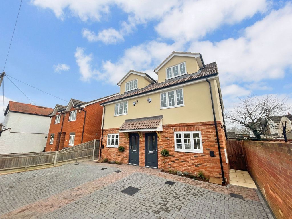 New home, 3 bed semidetached house for sale in Milner Road, Burnham