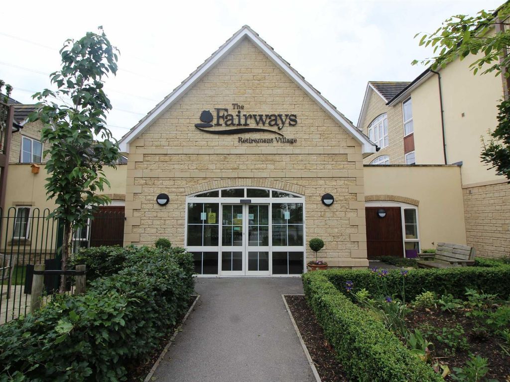 2 bed property for sale in Malmesbury Road, Chippenham SN15, £240,000 Zoopla