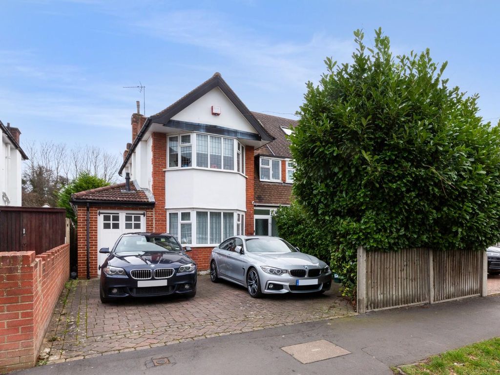 3 bed semidetached house for sale in Stoneleigh Park Road, Stoneleigh
