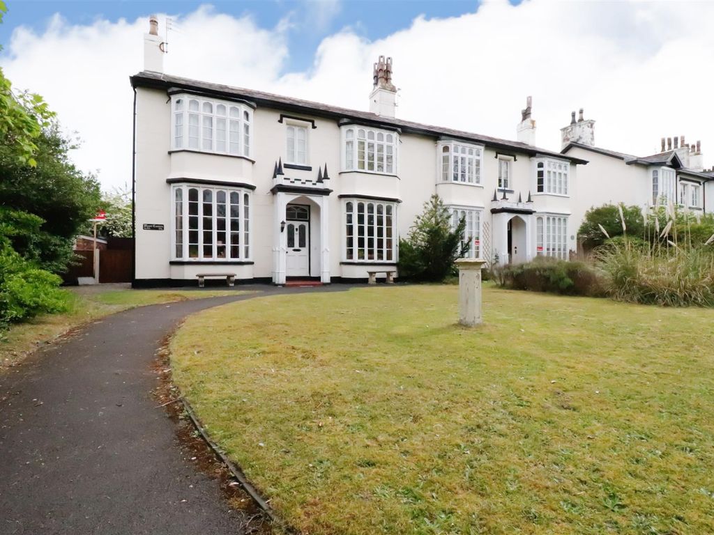 3 bed flat for sale in Manchester Road, Southport PR9, £190,000 Zoopla