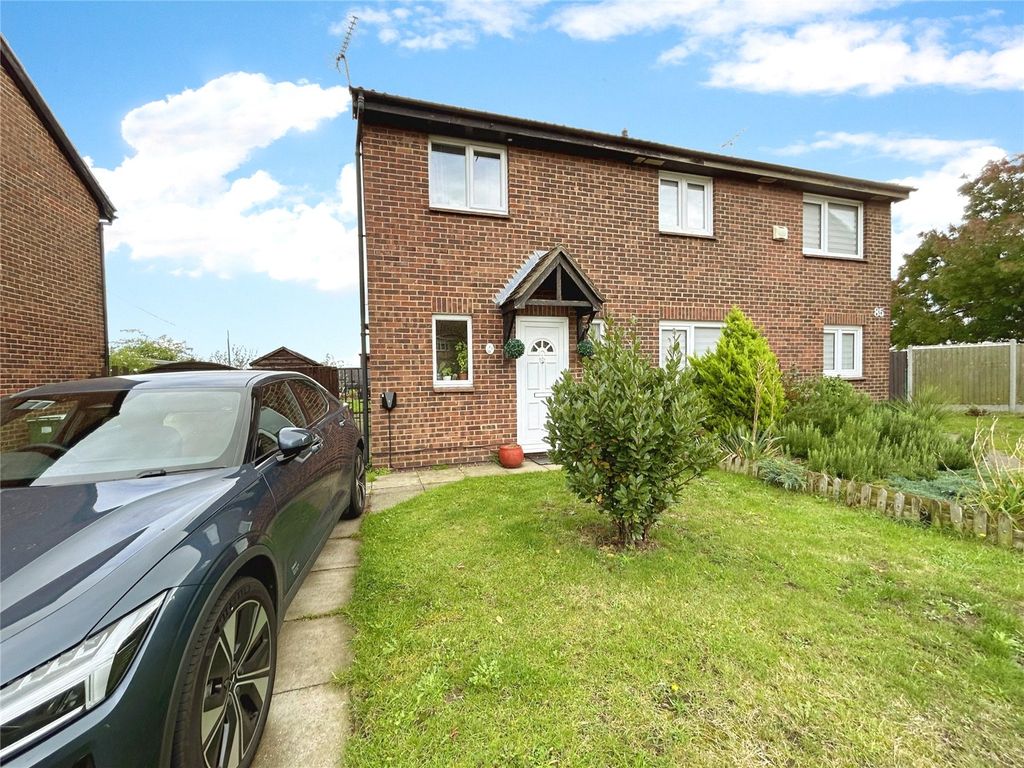 2 bed semidetached house to rent in Wyatt Road, Crayford, Dartford DA1