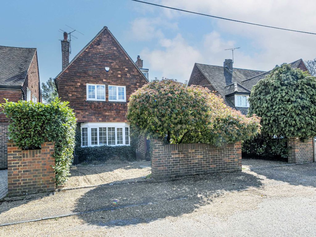 4 bed detached house for sale in Basing Way, Thames Ditton KT7 Zoopla