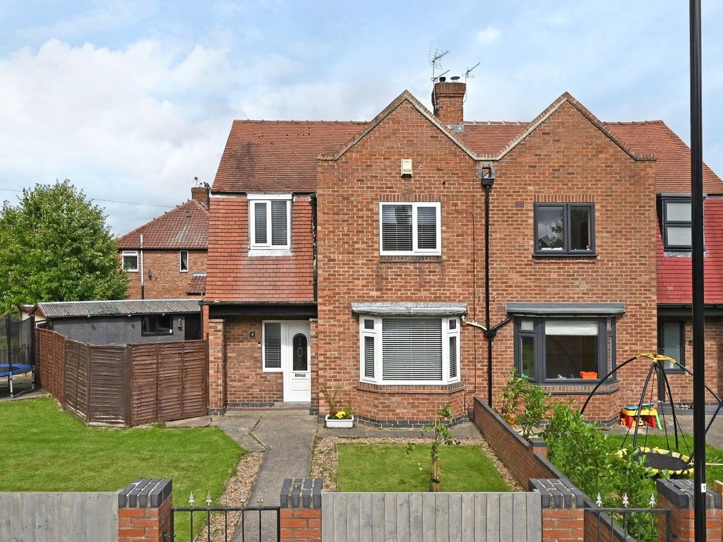 3 bed semidetached house for sale in Lown Hill, York YO24, £