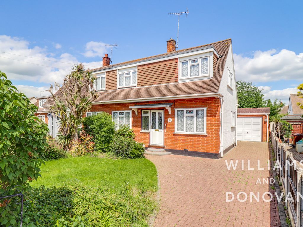 3 bed semidetached house for sale in Danesfield, Benfleet SS7, £