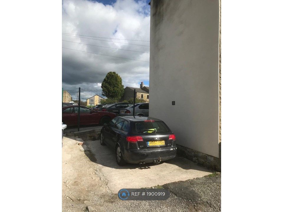 3 bed end terrace house to rent in Walton Street, Brierfield, Nelson